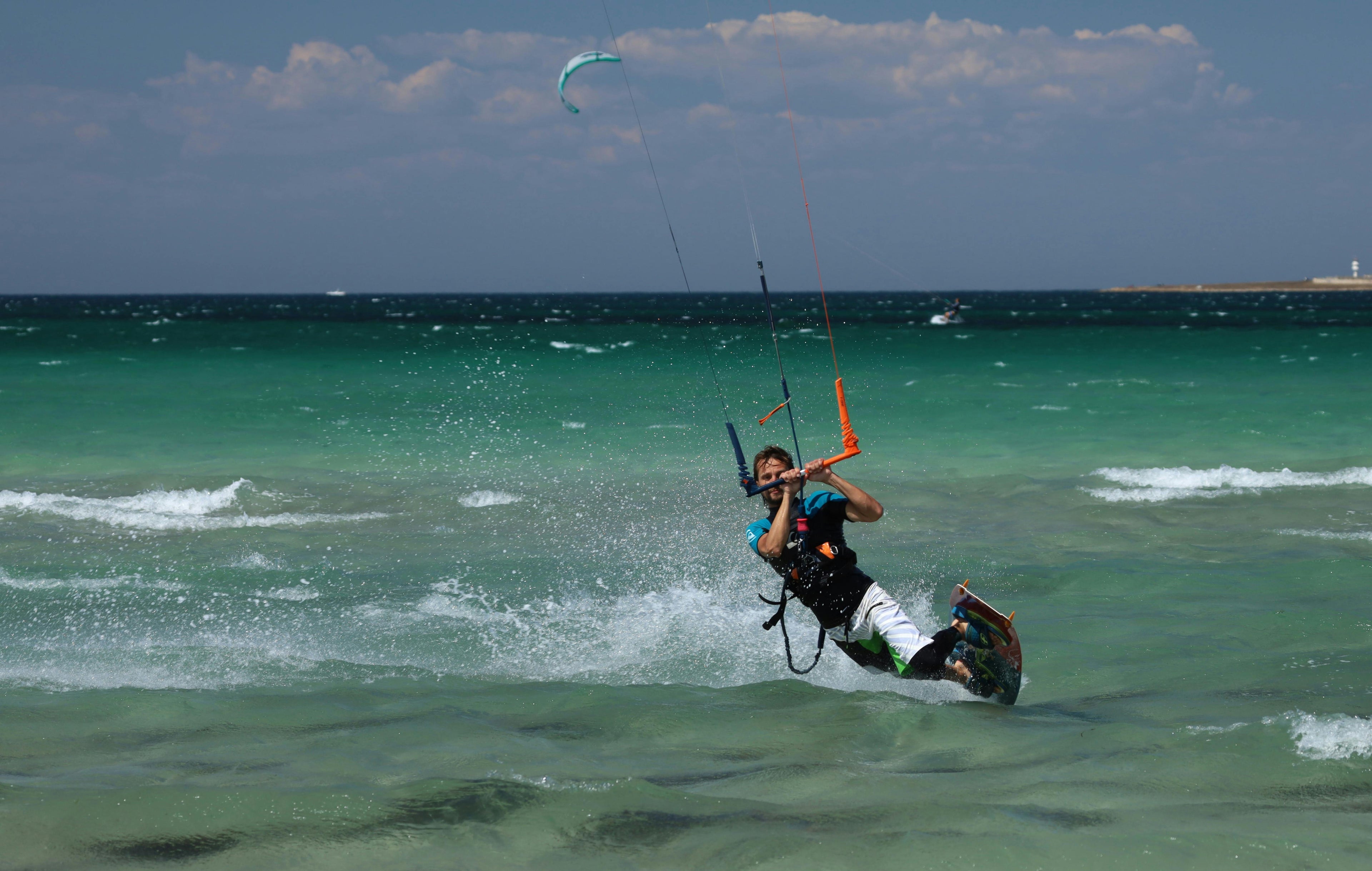 Primary Lesson for Kitesurfer: 450$ / 10h Course.